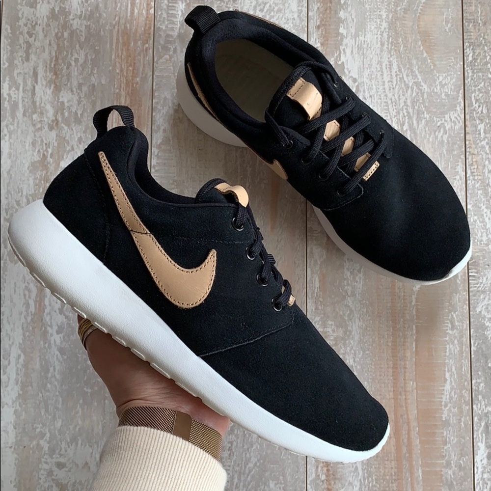 NWT Nike Roshe one suede premium - Picture 3 of 7